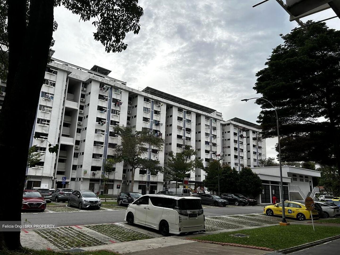 Garden Hill (D16), Retail #452143651